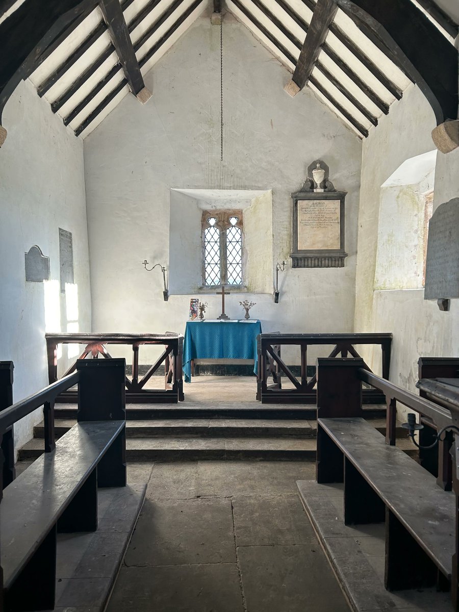 Friendless Churches tweet media