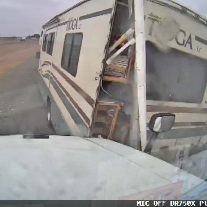 FOX 12 Oregon on Twitter "Caught on Camera RV clips semi on I84 near