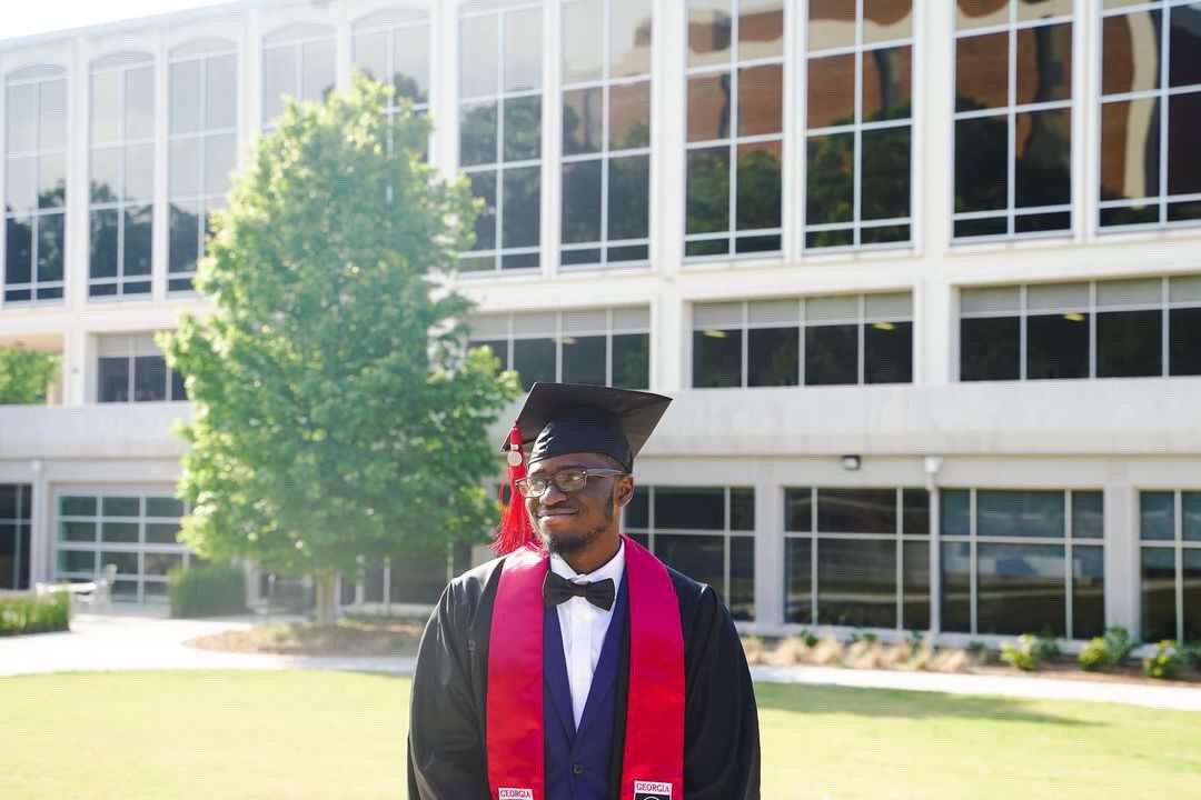 Charles__Burney's tweet photo. #UGAGrad #WeDidIt #CBclassof23 #uga23 #BiGrad https://t.co/DWY53Q81An