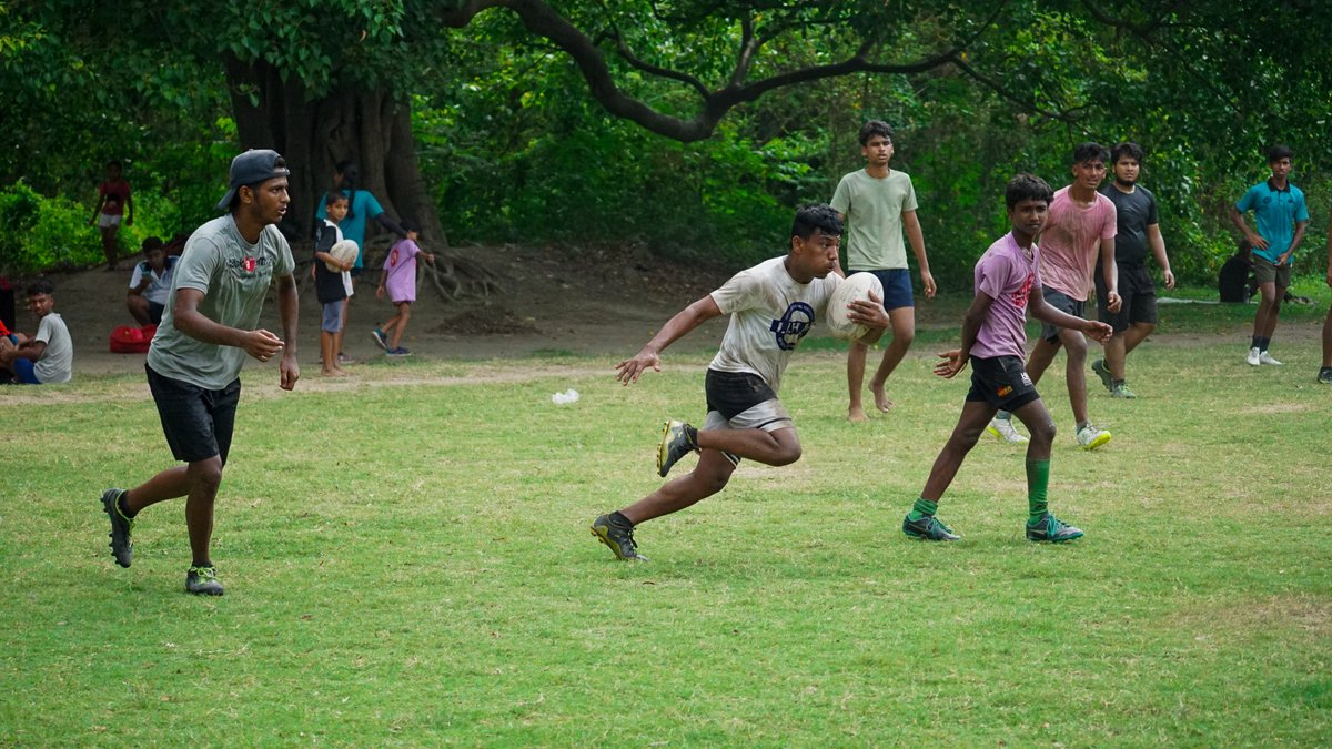 Up and about at rugby academy this morning....
Hot ... yes!
Humid ... yes!
Sticky ... yes!
Fun ... YESSSSS!