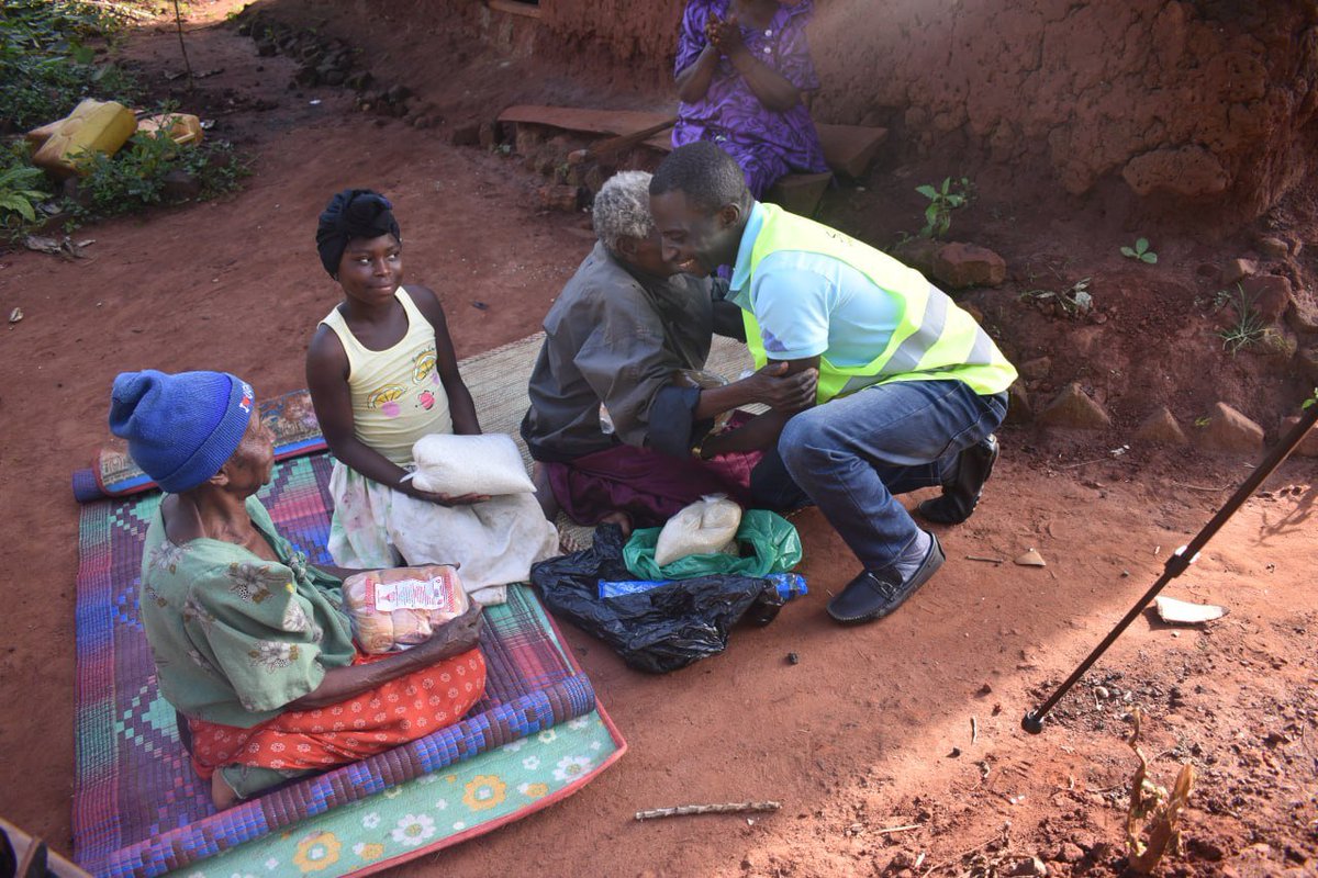 samuwa256's tweet image. Reached out to families in need with food and other basics. It is heartening to see that these families struggle to find a meal and end up sometimes sleeping on an empty stomach.

#reachout #foodbasket #lastingsolution #sustainme