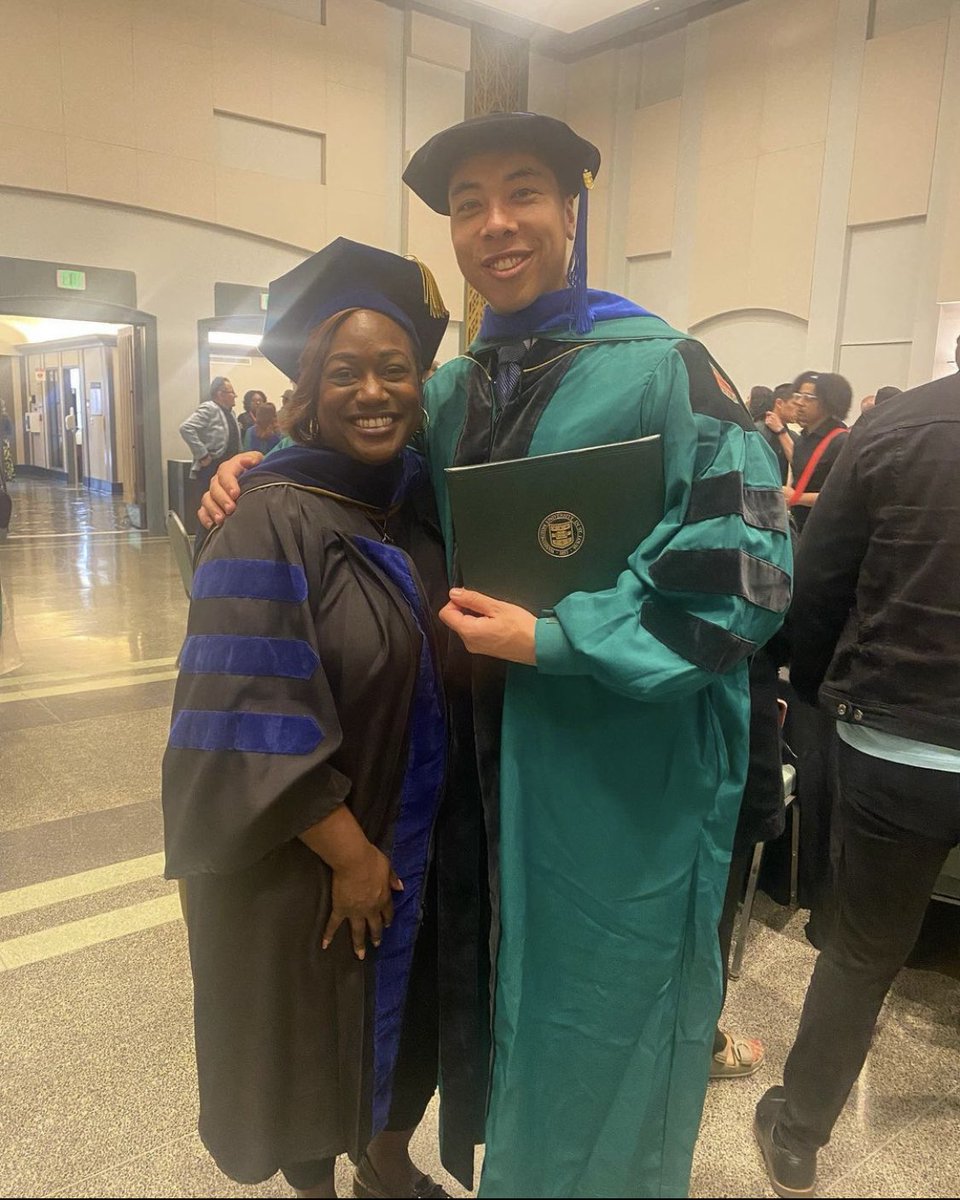 WUSTLABBGS's tweet photo. Congrats to Dr. Jamison Leid 🎓🥂🎉 and to Dr. Hermanstyne on hooding her first student at WashU. We love to see it! 🥹🙌🏾
#wustlimsd #imsd #abbgs #wustldbbs #dbbs #phd #phdlife #graduation https://t.co/G7kUMtppHb