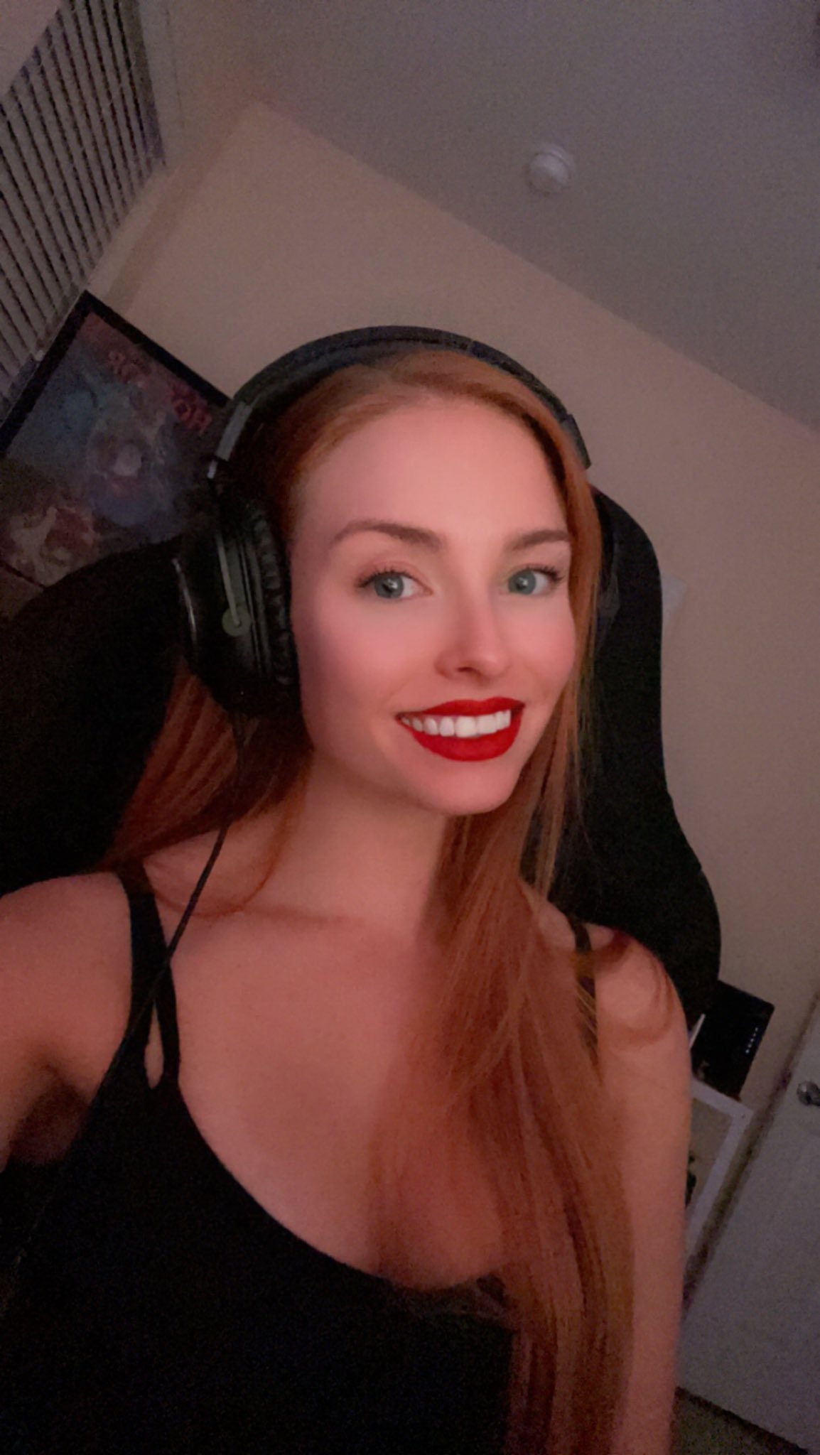 TW Pornstars - Jessica Sulecki. Twitter. Streaming #GodofWar tonight. Come hang 🖤 #streamer #