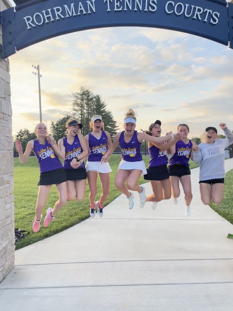 The Golden Eagles sweep LCC 5-0 in tonight’s Varsity match at Rohrman Courts. JV with the 7-1 win!  Great last match of the season, ladies!!!