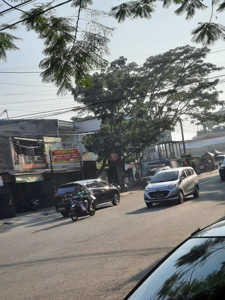 #lalinsonora Pkl 07.41 WIB jl. Brigjen Katamso 2 arahnya ramai lancar. Cuaca cerah <a href="/SomosVevo/">Somos Vevo</a> <a href="/rakafm_bandung/">IG : Radio Raka FM Bandung</a> <a href="/SonoraFM92/">Radio Sonora Jakarta</a>