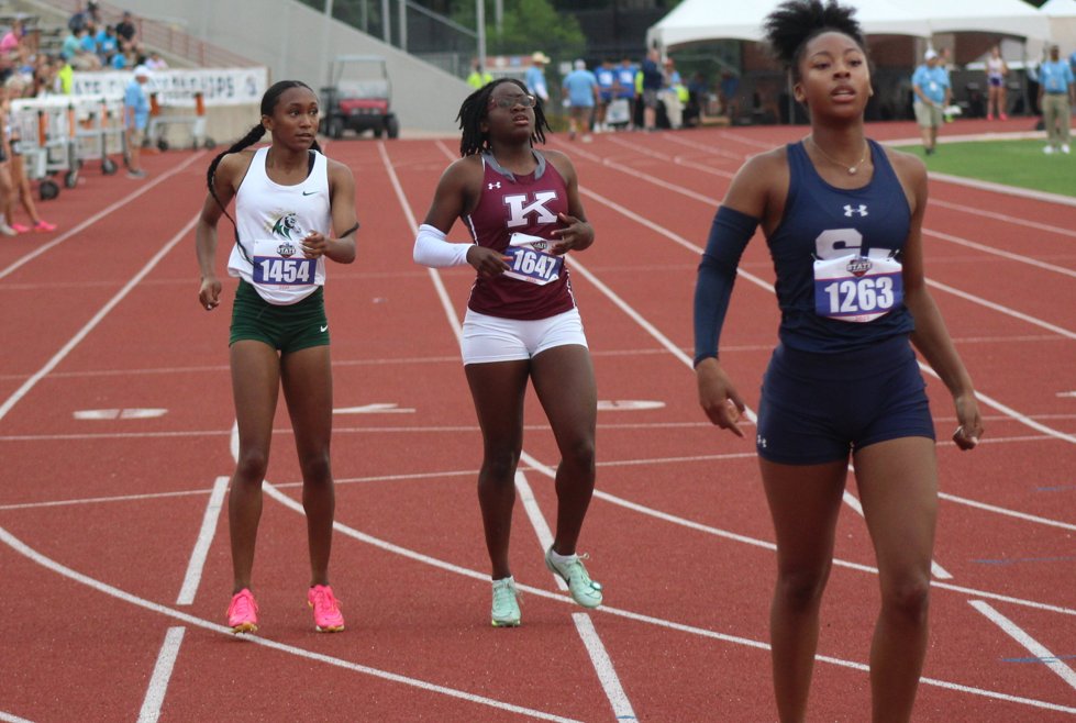 Friscoisdsports's tweet photo. Laila Hackett of @LebanonTrailHS, who earlier won the 5A #UILState title in the 100 meters, adds another medal in the 200. Hackett gets the bronze in the 200. Congratulations! Go @friscoisd! https://t.co/IXDYUwoCBz