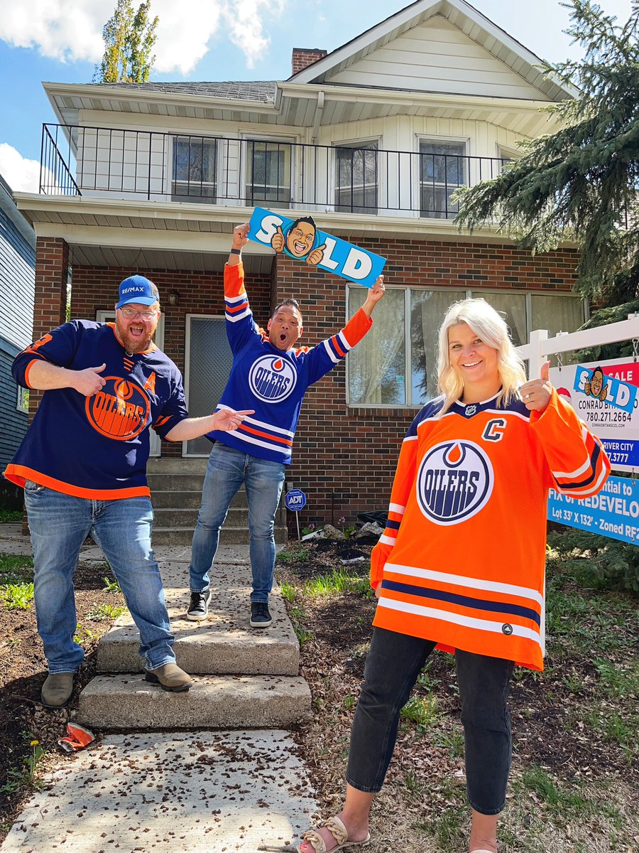 conradbitangcol's tweet photo. Wow Twitter, it’s been a minute. My team just sold a house in Strathcona &amp; it’s Game 5 of #EdmontonOilers vs Golden Knights so here we are #Festive #GoOilersGo https://t.co/KzKlQACqu4