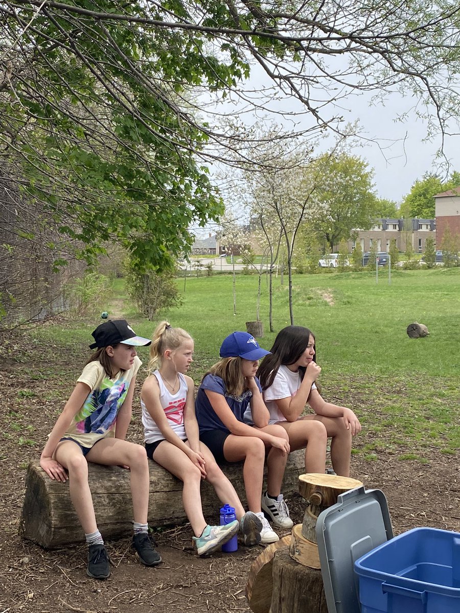 k8createavon's tweet photo. @AvonPS 
@yourschools 
Indigenous Learning on our own beautiful playground💚🌲 https://t.co/0b4xlCPLD6