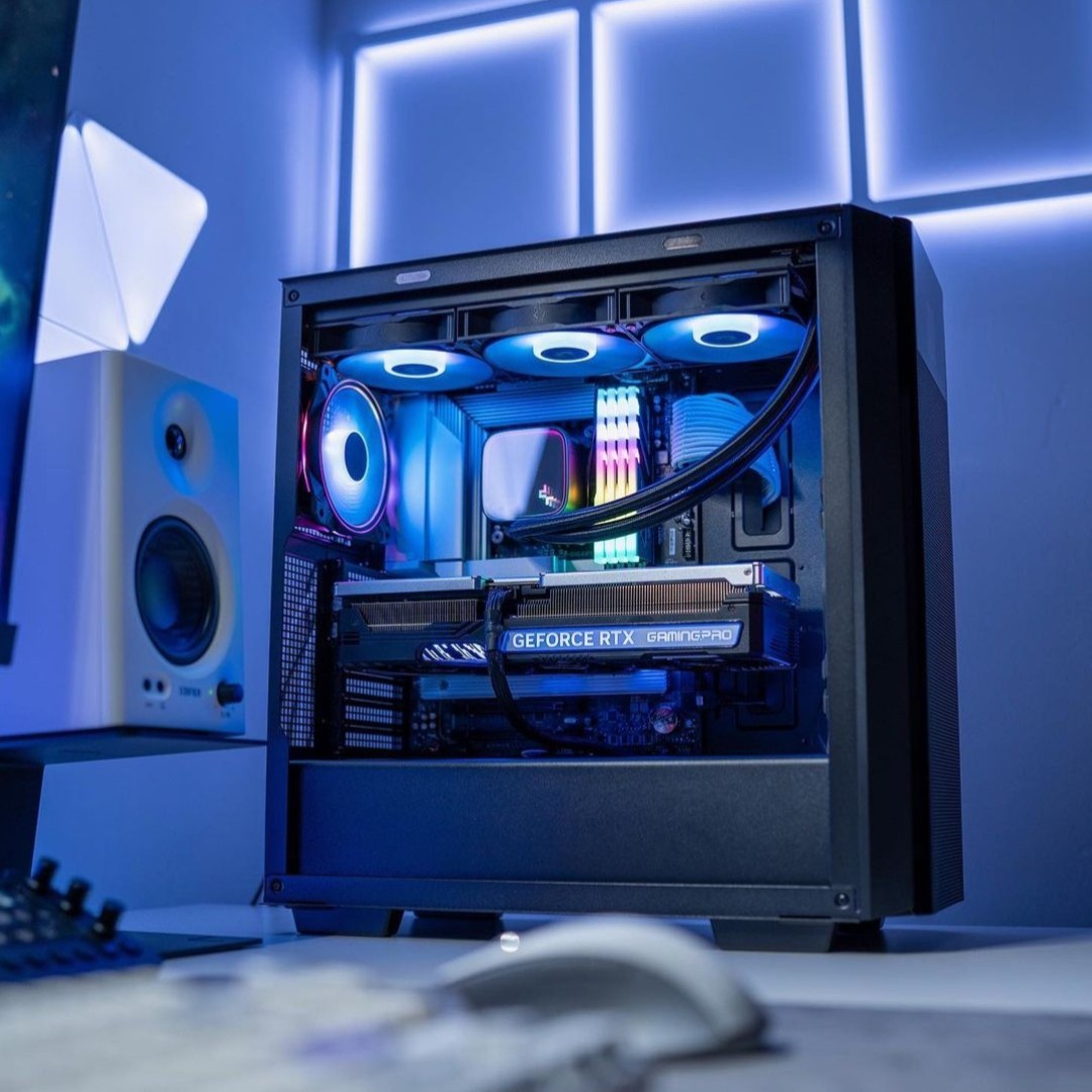 DeepCoolNA's tweet photo. Get ready to invade the gaming world with this futuristic pc setup😏

AIO: LS720 SE
Case: CH510 MESH DIGITAL

📷 @mastersoftech_ 

#deepcool #ls720se #ls520se #aio #liquidcooler #intel #amd #infinity https://t.co/qcMKHpimNm