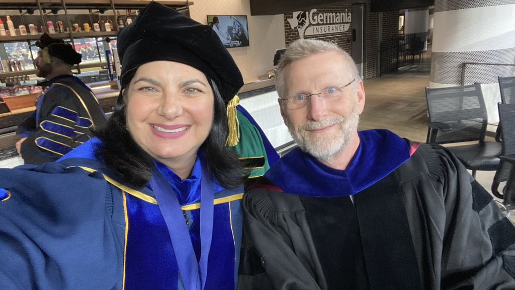 Dr. Laura Mydlarz tweet media