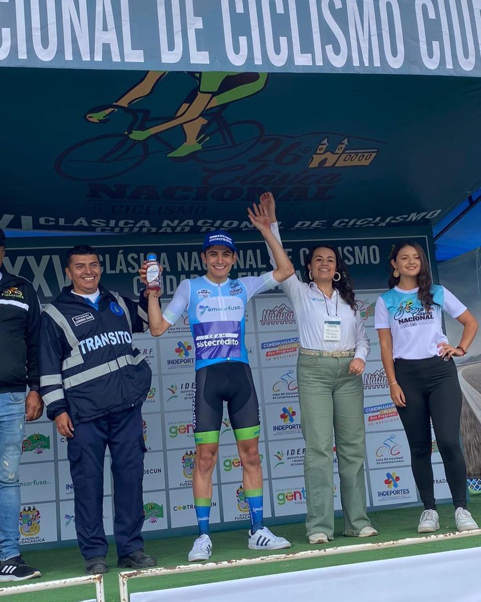 LaRuedaColombia's tweet photo. #ClásicaFusagasugá🇨🇴🚴‍♂️
#CiclismodeColombia🇨🇴🚴‍♂️

El ciclista de Sistécredito @GermanChaves9
ganador de la segunda etapa en la Clásica de Fusagasugá y nuevo líder.

📸 @TmSistecredito https://t.co/LXhr9ThGf8