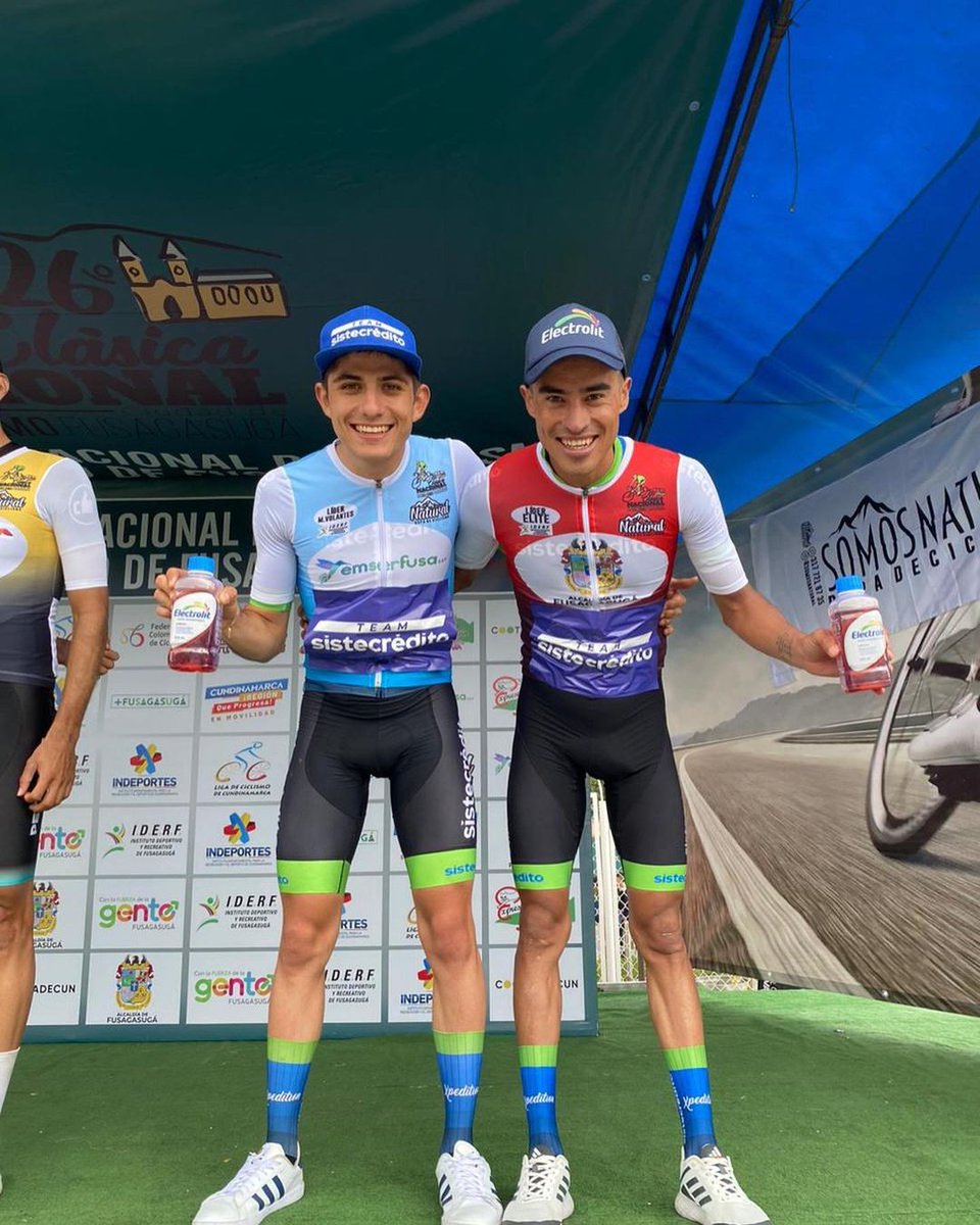 LaRuedaColombia's tweet photo. #ClásicaFusagasugá🇨🇴🚴‍♂️
#CiclismodeColombia🇨🇴🚴‍♂️

El ciclista de Sistécredito @GermanChaves9
ganador de la segunda etapa en la Clásica de Fusagasugá y nuevo líder.

📸 @TmSistecredito https://t.co/LXhr9ThGf8
