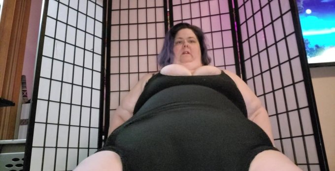 📽New video alert! 🌟  😍Struggling to put on a 3x dress then stretching it out 😍  ➡https://t.co/RoxQMGHj9r⬅  @faphousecom<a href="/tag/bigboobs"class="tags"><span>#bigboobs</span></a><a href="/tag/ssbbw"class="tags"><span>#ssbbw</span></a><a href="/tag/coloredhair"class="tags"><span>#coloredhair</span></a><a href="/tag/amateur"class="tags"><span>#amateur</span></a><a href="/tag/belly"class="tags"><span>#belly</span></a>