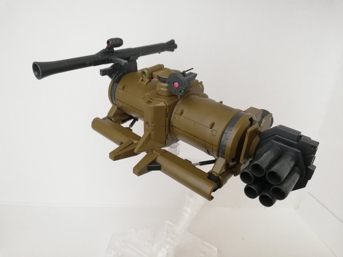 10_mimaki's tweet photo. 武装はザクマシンガン、ザクバズーカ、シュツルムファウスト、６連装ロケットランチャー。

EXmodelなのでほぼ動きませんが、頭部、ドラムロールの両端、マニピュレーターは可動。

後姿が中々カッコいい！

#ガンプラ
#MS_IGLOO https://t.co/pFgMvOr4EF