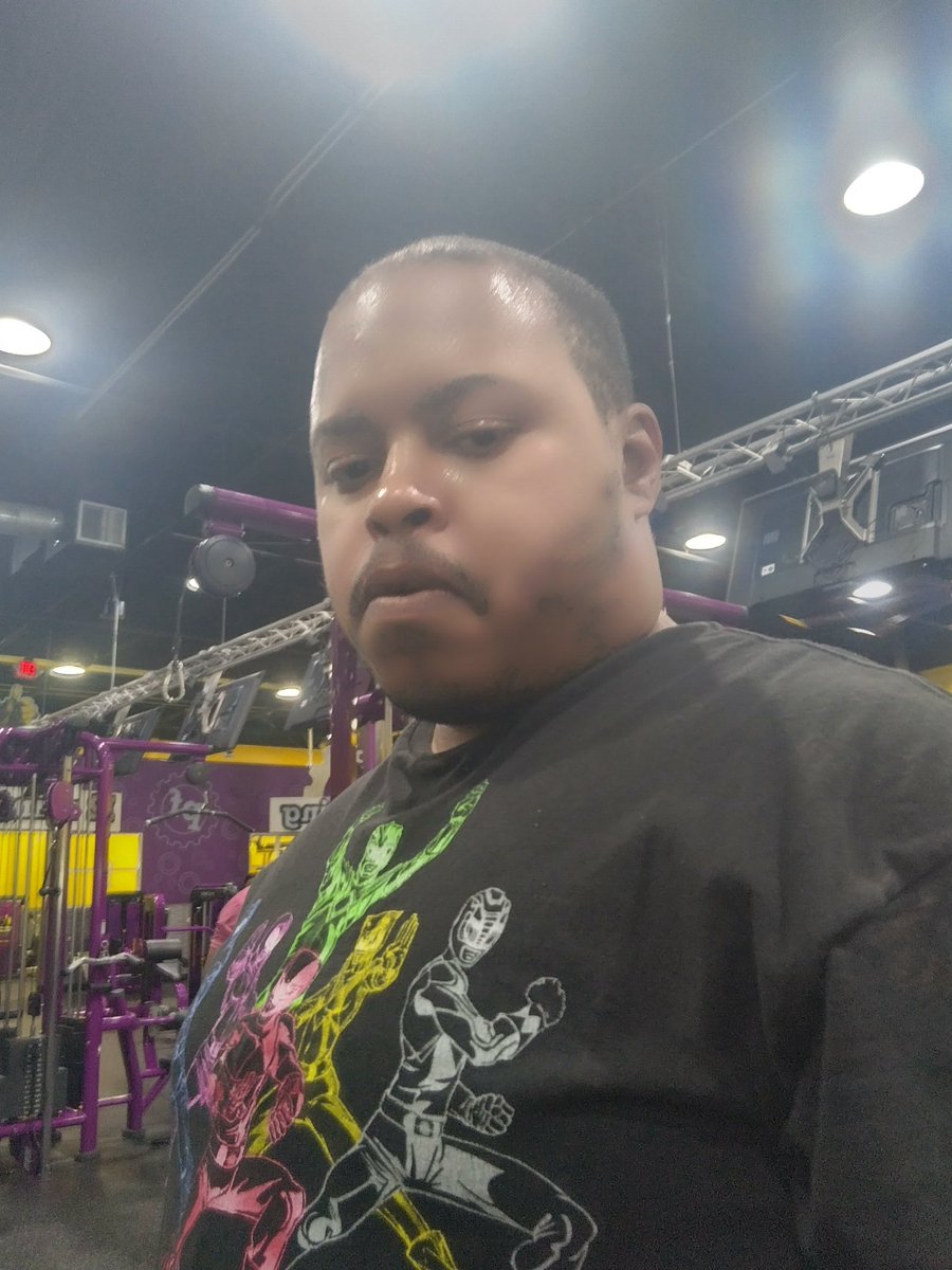 darkshadownite's tweet image. Training like saiyan today and did 10 each upper body training.
#blacksaiyan #upperbodyworkout #cosplay #blackuchiha #planetfitness #workout