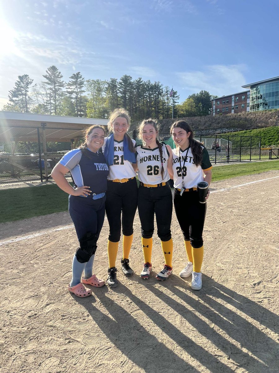 khannon2024's tweet photo. Triton put up a very tough game today but it was great to play another @res_angels player! @haleighh2023 @miavittozzi2023 @GalvinKristen https://t.co/IO4YbZfLLp
