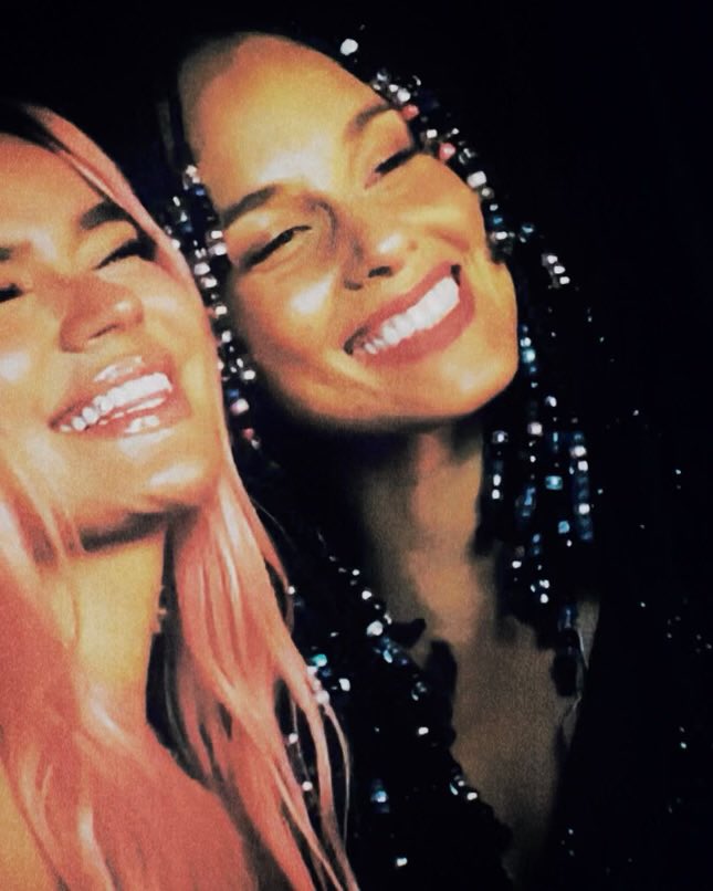 Alicia Keys tweet media