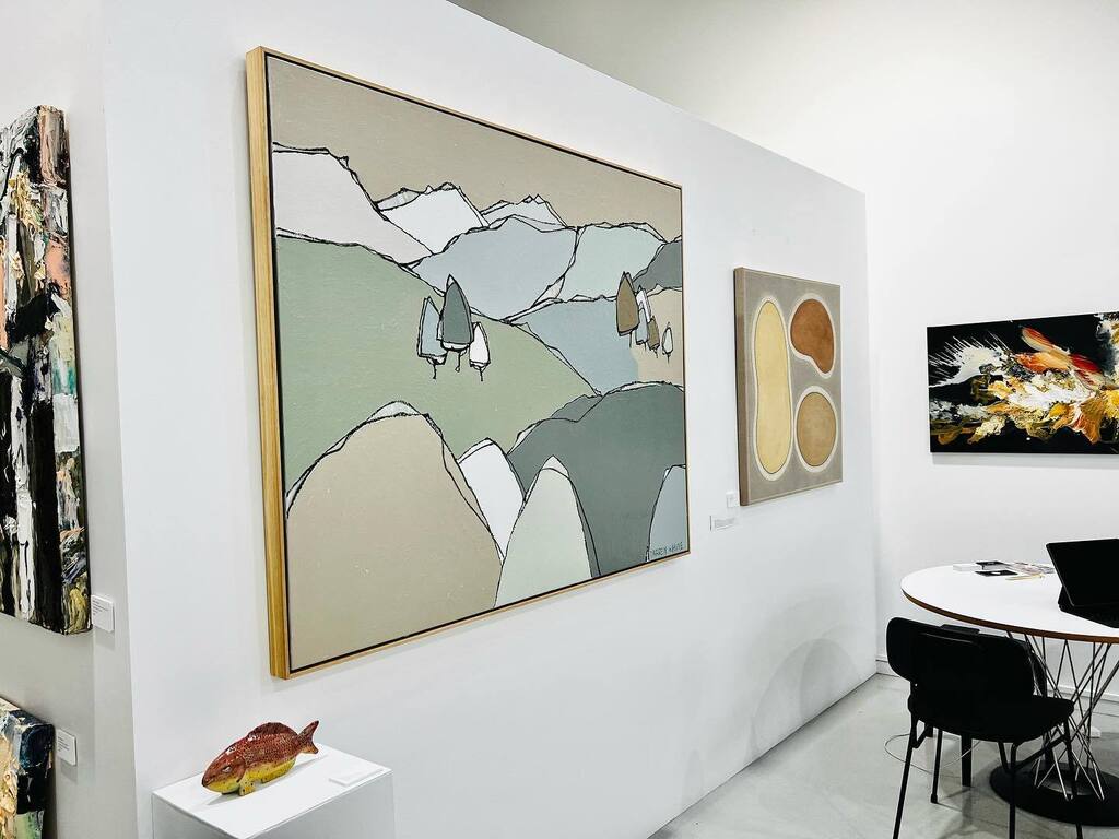 g_contemporary's tweet photo. So many wonderful works hanging this weekend. #contemporaryart #mixedmedia #ochre #landscape #firstnations #abstractart #ceramic #gallery #hastingsstreet #noosa #available https://t.co/dKEkcRrDnL https://t.co/6V6ODQw1XN