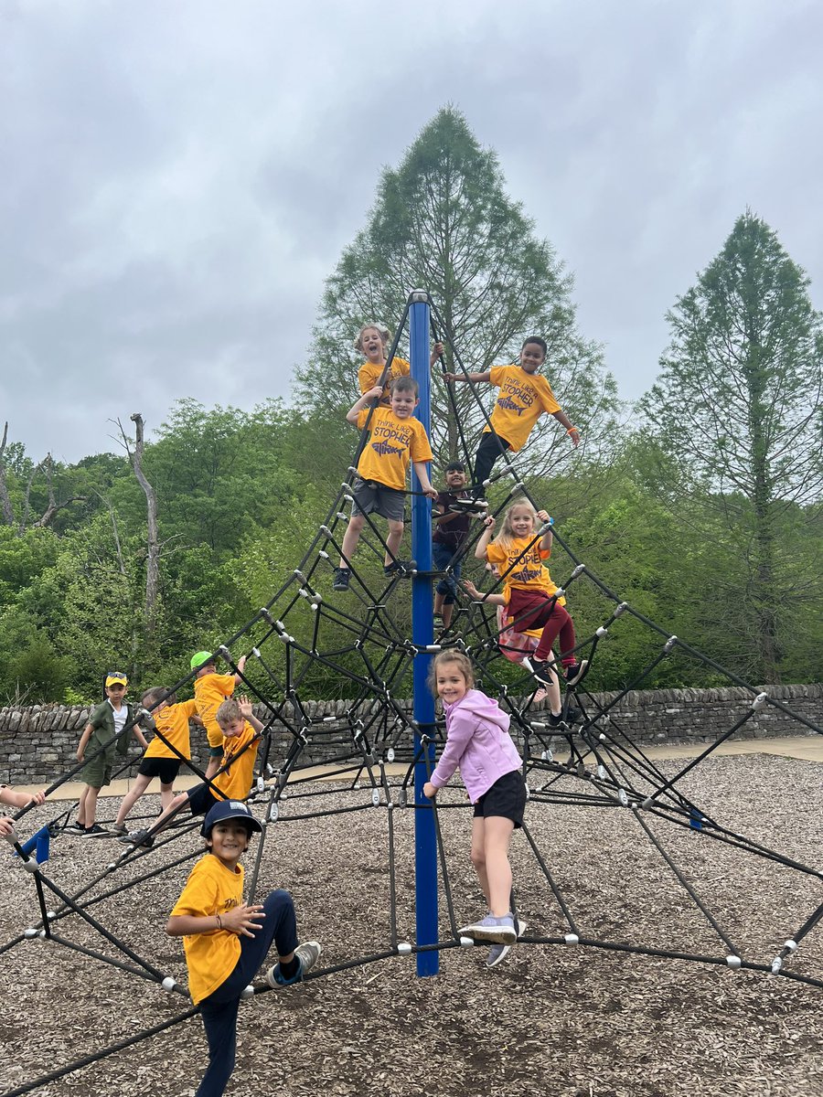 JDFrank81's tweet photo. We had fun on our last field trip of the year to the Parklands at Floyd’s Fork. We loved learning facts about animals and seeing them in their natural habitats. @StopherSharks #DynamicStopher https://t.co/lqWxlaxsdw