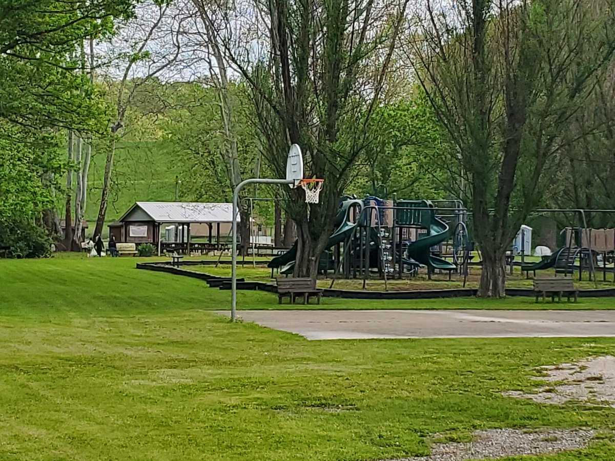 milliken1997's tweet photo. Great community clean up day in Belle Valley Ohio with students from @NobleLocal_SD. 
@JDenius @NLSD_Huck  @JeffHsports60
#communityhelp
#cleanup https://t.co/Lwk3S3d21K