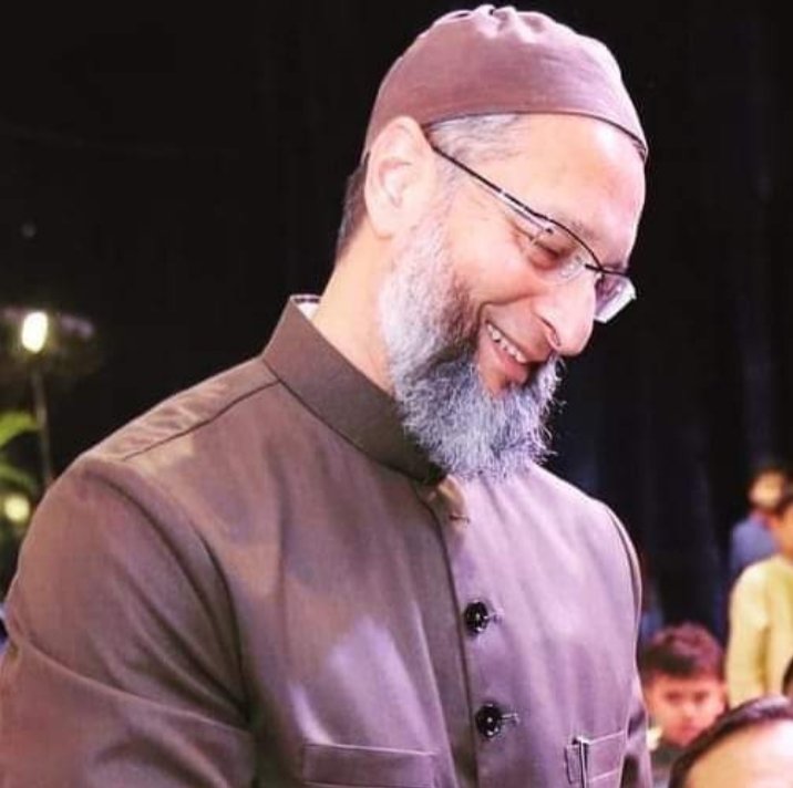 f_dulani's tweet photo. ग़रीबों के ग़मख़्वार,
मज़लूमों की बेबाक आवाज़,
आईन-ए-हिन्द के मुहाफ़िज़,
आली जनाब बैरिस्टर असदुद्दीन ओवैसी साहब के यौम-ए-पैदाइश की तमाम मुहिब्बान-ए-मजलिस को तह-ए-दिल से मुबारकबाद।
अल्लाह सदर-ए-मोहतरम को हमेशा सलामत रखे।
आमीन।
#Happy_Birthday_Owaisi_Sir https://t.co/agGkU350C9