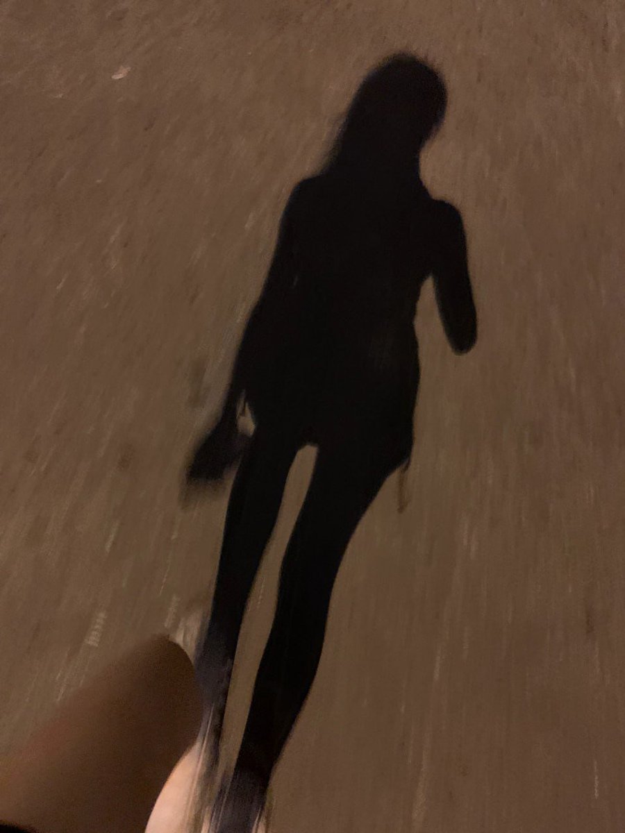 HadeelNazal's tweet photo. In the middle of the night, only you and the sound of breathing, let night running become a dialogue between you and yourself. https://t.co/F8SxIpLLOD