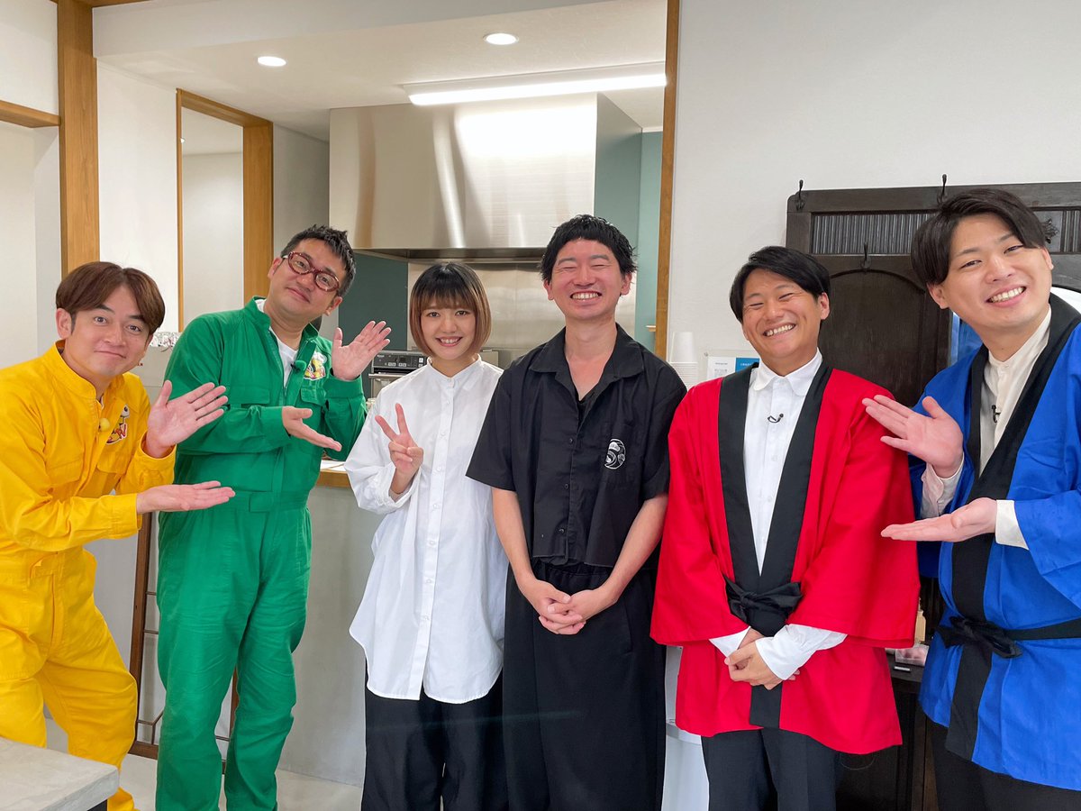 aipikopiko's tweet photo. はごろも整骨院、ソワに
しずおかびっくりTVが来てくださり本日放送予定です😊
@bikkuri_sbs 

なすなかにしさん
@nasunakanakani 
@nasunakanasu 
ニダンギアさん
@NDNGA_f_koba 
@yuuuta1216 
ありがとうございました🙏🏻

ぜひみてください〜😆！

#びってれ
#なすなかにし
#ニダンギア
#三保の松原 https://t.co/CzHV0f2Usy