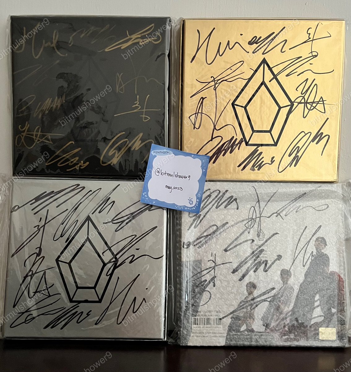 WTS PENTAGON TRIPLE H SIGNED ALBUM

📍 Mexico
🌎 WW Tracked shipping
❗️ Paypal G&S

💛 Triple H $320 + Shipping (includes preorder poster)
💙 PTG: $90ea + Shipping (does not include photocards)

펜타곤 싸인 앨범 양도 진호 후이 홍석 신원 여원 옌안 유토 키노 우석 던 현아 트리플 H