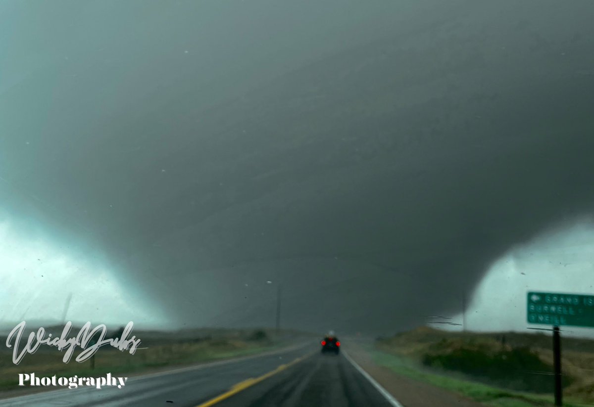 WickyDubs2's tweet photo. Well, releasing shots for today. Todays been wild and I really can’t believe it. We actually were in front of dominator at one point accidentally as the tornado was about to cross and we waved for them to go for it

Two large tornadoes and many funnels for 2023. #stormhour https://t.co/gvkpLqHeat