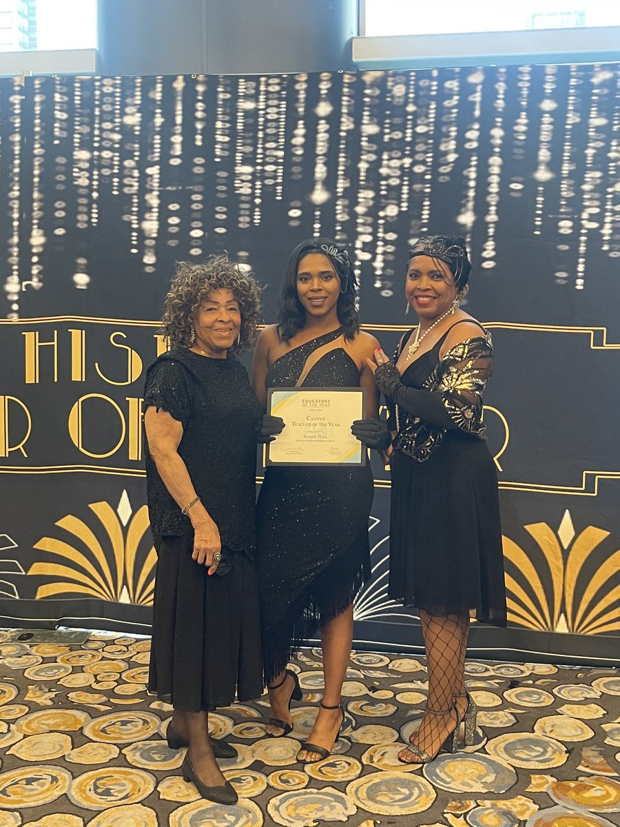fabfeefee's tweet photo. #hisdeoy  @MissHallART @KGESFineArts https://t.co/mnUZtZz2Us