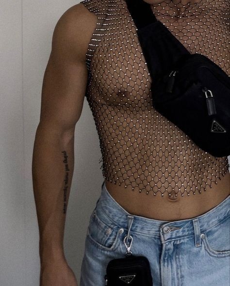 versaformen's tweet photo. Hermosa camisa en maya 
No te quedes sin tu oufit para el PRIDE 🌈✨🌹✨ https://t.co/2R5Nk1d4R4
