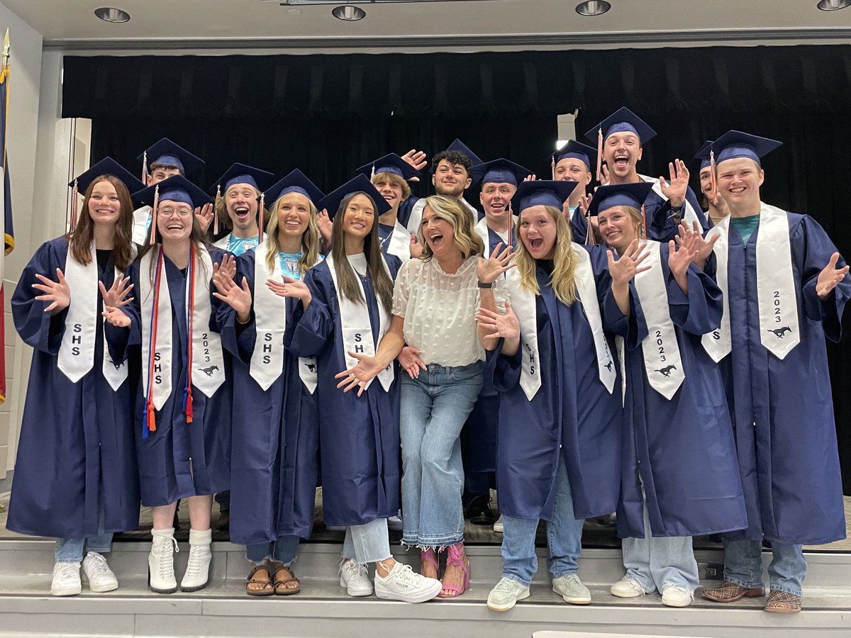 Mylinda Willcut (@mwillcut) on Twitter photo Being an educator has so many blessings! Pure happiness right here!! <a href="/AES_Aviators/">Armstrong Elementary</a> Being an educator has so many blessings! Pure happiness right here!! <a href="/AES_Aviators/">Armstrong Elementary</a>