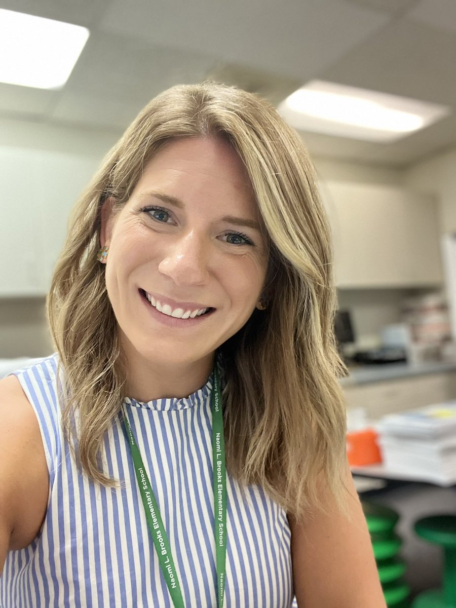 I would be remiss if I did not take a moment to thank the amazing Mrs. Calhoun who is all things <a href="/NaomiLBrooksES/">Naomi L. Brooks Elementary School 🐝</a>, to include Literacy Instructional Specialist guru and students &amp; families focused leader. She is usually behind the camera but not today! #SchoolCommunicatorsDay 💚💙