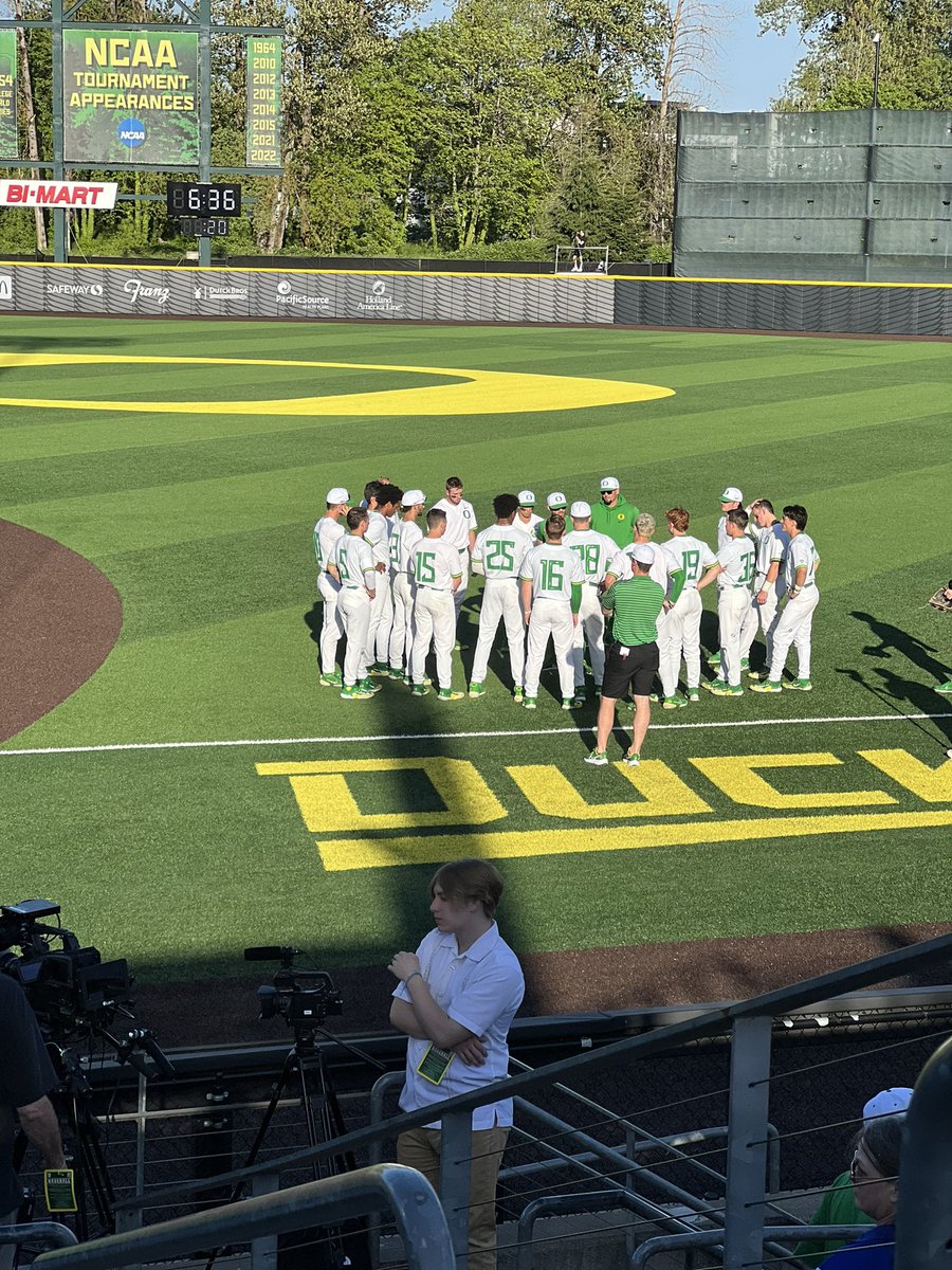 EDayAmerican's tweet photo. Finally made it to an @OregonBaseball appreciate the hook up @tannerr_smith https://t.co/9UkRRMeZcJ