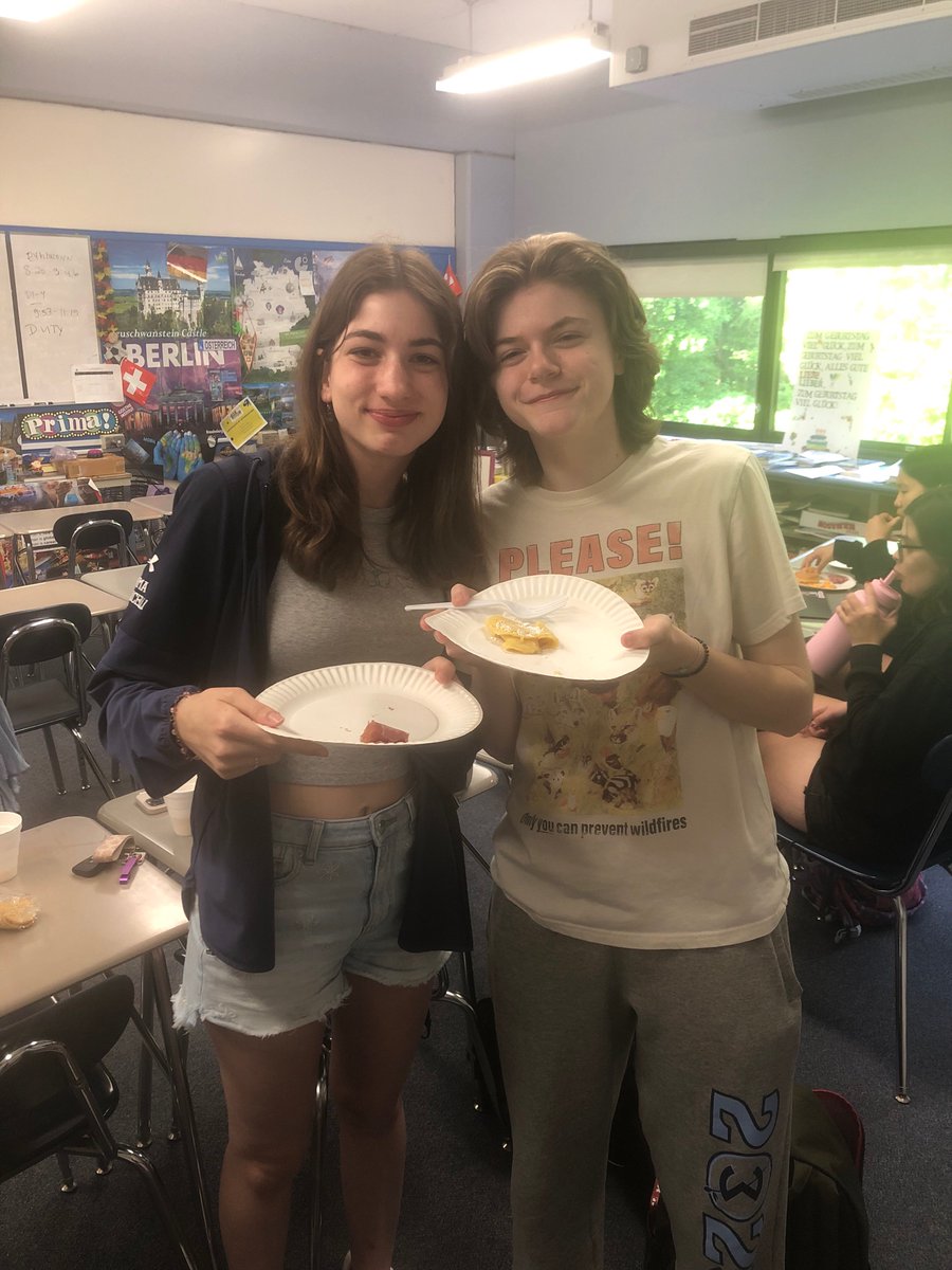 FrauHiggins's tweet photo. Last day for Seniors! Enjoying some German Pfannkuchen for breakfast- @wilton_warriors #wiltonwayct https://t.co/M8XAcglLOS