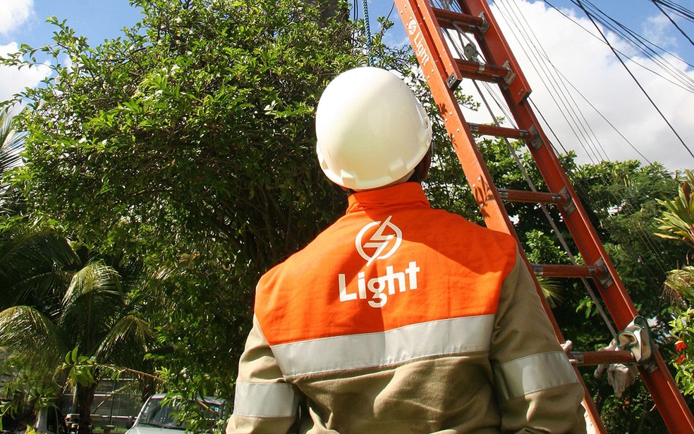 BrazilBriefing's tweet photo. Elektrizitätsgesellschaft von Rio de Janeiro steht vor dem Konkurs - Expansion des organisierten Verbrechens #Brasilien #Light #RiodeJaneiro 
https://t.co/fpgHEAIWDj https://t.co/pBmy8ygQuk