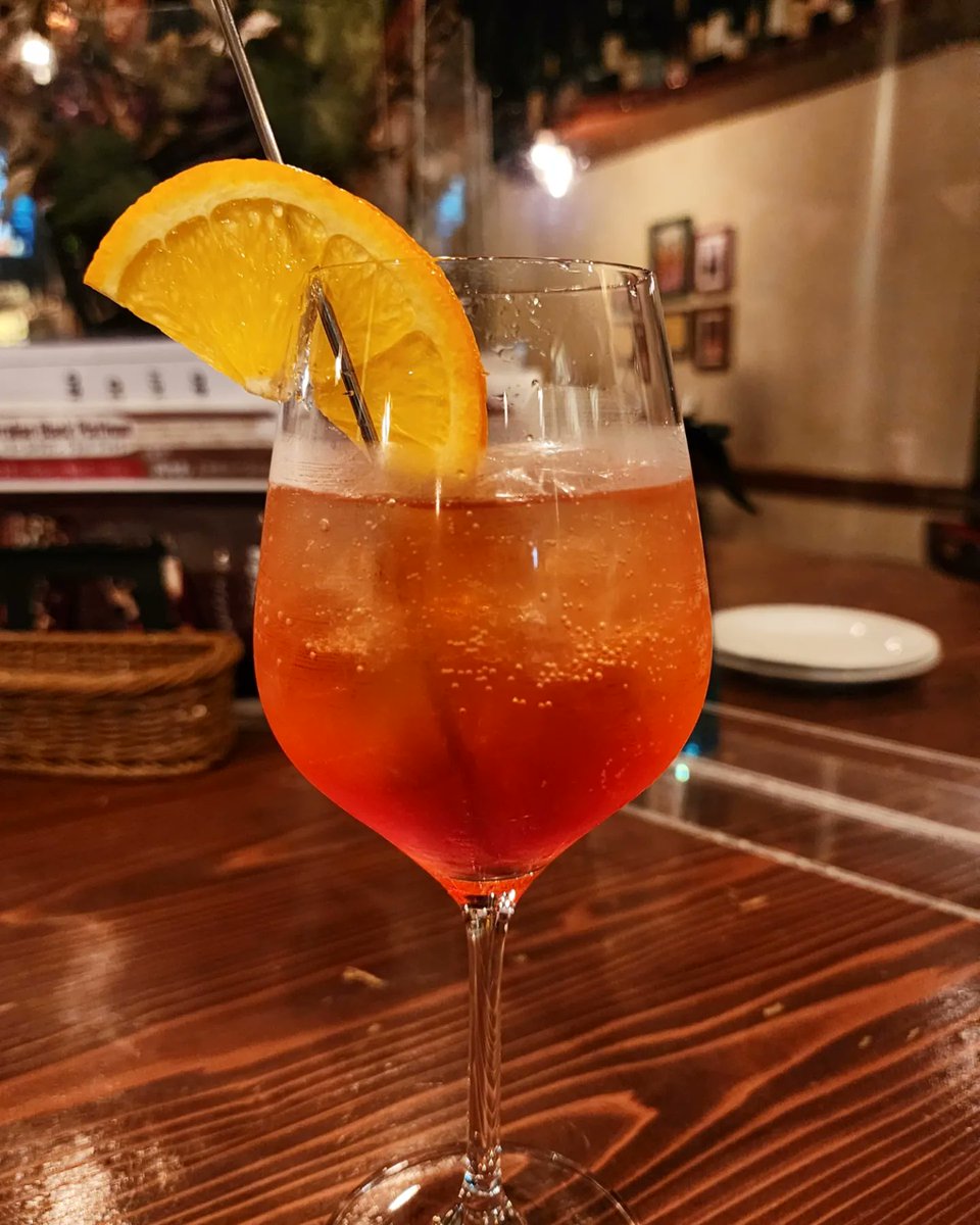 ilcadoccio's tweet photo. Ciao
これからは #初夏 といった暑さに段々となりますね😵💦
#イルカドッチョ でこだわりの #アペリティーボ(#食前酒)を〜♪(*^^)o∀*∀o(^^*)♪
⚫︎#カンパリ ・スパークリング
⚫︎#ジャックダニエル の #ウイスキーコーク
ワンランク上の爽快な一杯で、初夏をお過ごしください😉
#上野 #イタリアン https://t.co/pONxL7WJcr