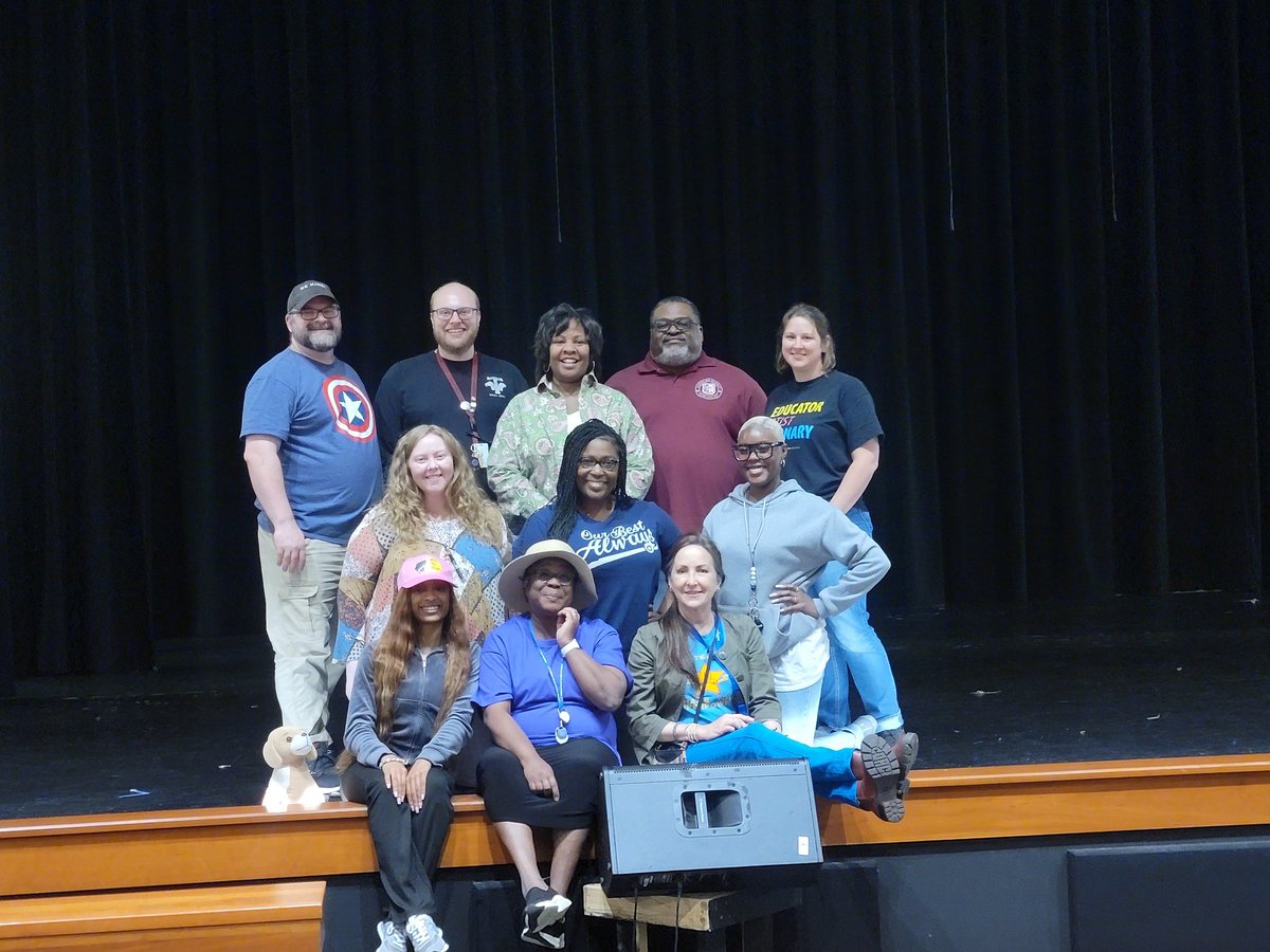 We celebrate these talented educators! The Academy Arts team creates an atmosphere for artistic greatness! Thank you, Arts Team, for your willingness to go the extra mile to ensure students are STARS. <a href="/kitrisetorain/">Kitrise Torain</a> @HSVMagnet <a href="/EvelynCoffey622/">𝔼𝕧𝕖𝕝𝕪𝕟 ℂ𝕠𝕗𝕗𝕖𝕪</a>