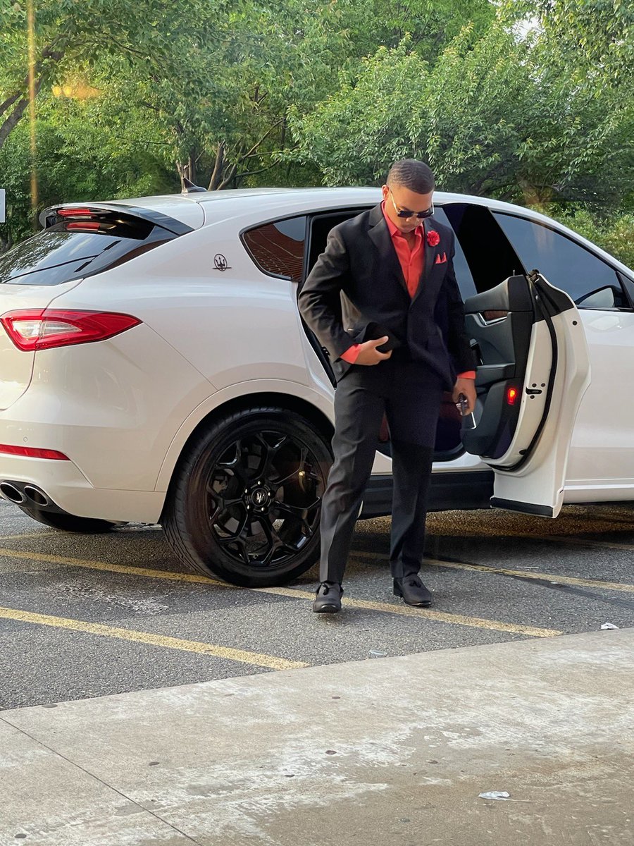 Huguenot Prom, arriving in style!