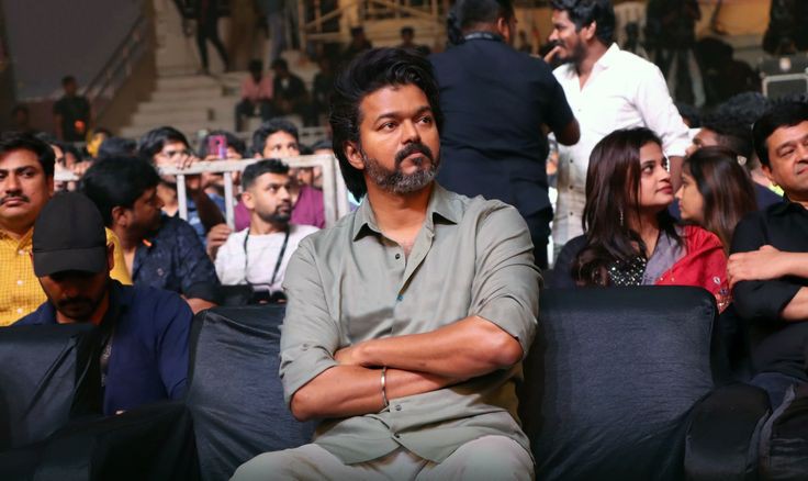 niranjanyoga73's tweet photo. Good morning Thalapathy bloods 🥰😍 happy weekend Thalapathy bloods 🥰

#ThalapathyVijay𓃵  #Trisha  #leo
#Thalapathy68  #BloodySweet  @actorvijay  @trishtrashers https://t.co/OhUQFSrnDw