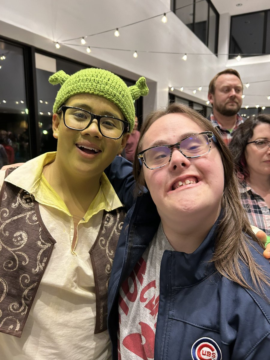 MirabelliDeb's tweet image. A shoutout to Shrek the Musical!!  #wow #greatperformance @BerwynSouth100 @HeritageD100