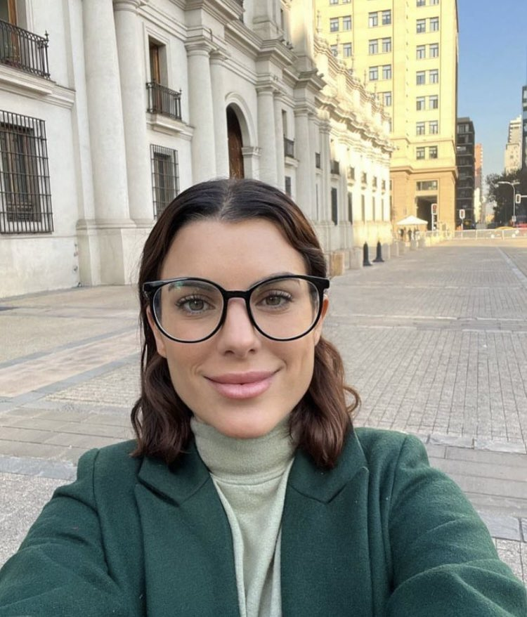 GradeGeorge's tweet photo. La @MaiteOrsini con la cara deformada por el botox y los excesos ... https://t.co/hw4ij9xEH6