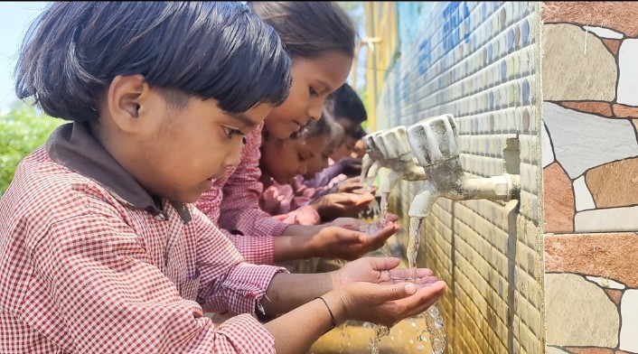 #lakhimpur
जनपद के गाजर और पिछड़े कहे जाने वालें ब्लॉक निघासन के सरकारी स्कूलों की तस्वीरे देखकर लगता है की वाकई जिला बेसिक शिक्षा अधिकारी का प्रयास जमीन पर रंग ला रहा है।
@DmKheri <a href="/basicshiksha_up/">Department Of Basic Education Uttar Pradesh</a> <a href="/KheriBsa/">BSA Lakhimpur Kheri</a> <a href="/shraddh77378899/">Shraddha Singh SDM</a>