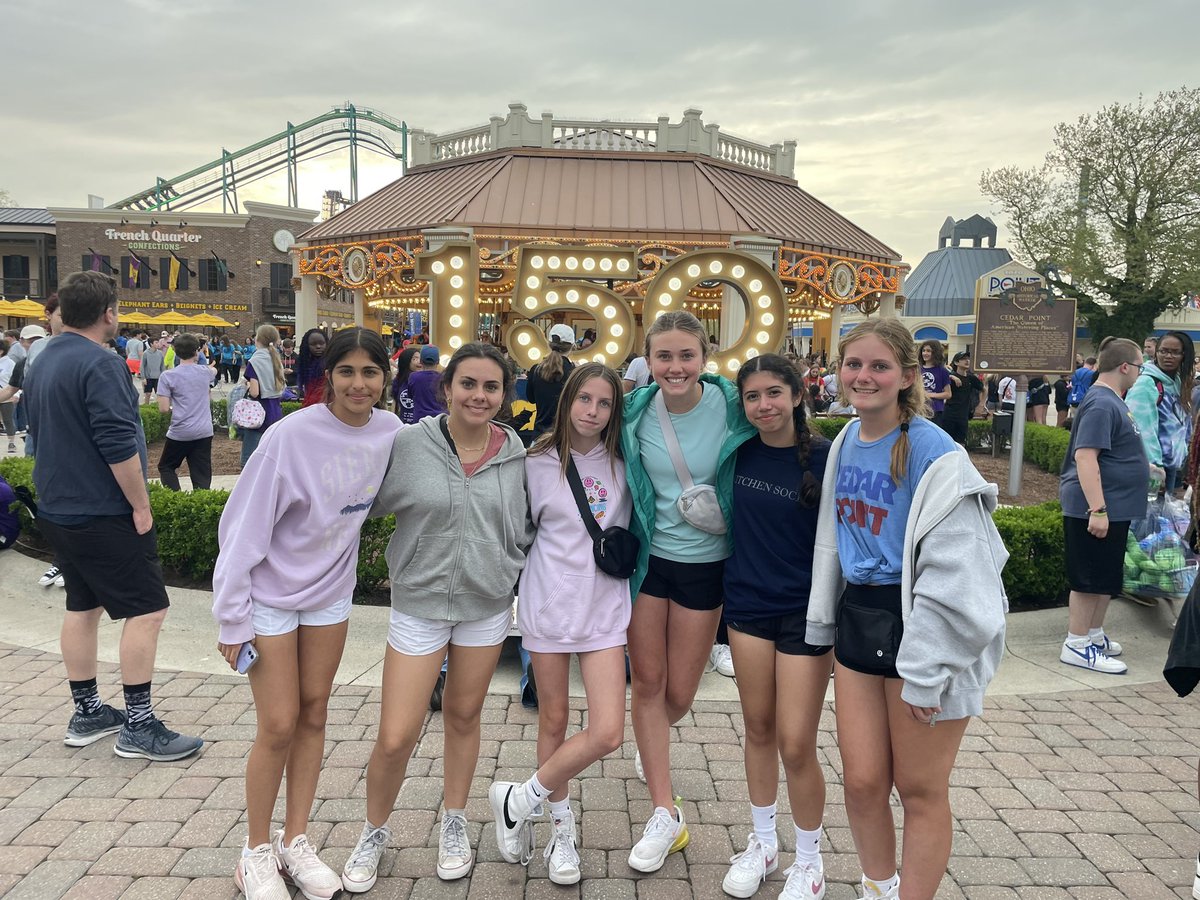 mrsjerger's tweet photo. 7th graders from @erms_DCSD spent a math &amp; science day at Cedar Point. https://t.co/XfmPLaO8Xr