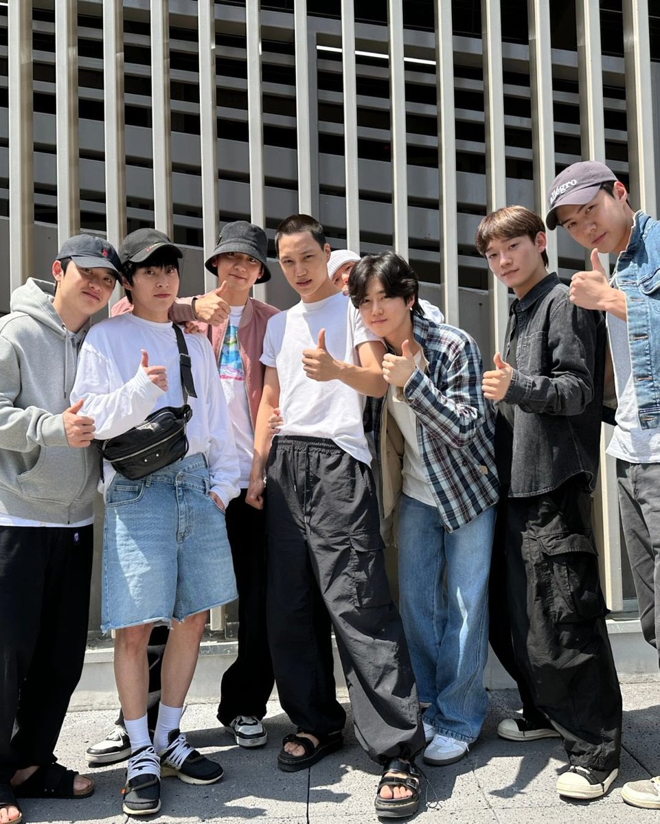 key 🛋️ tweet media