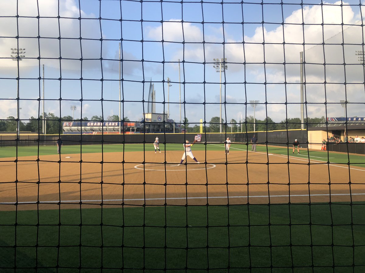 coachb_ware's tweet photo. So proud of our girls!! @Coachmoss6 and the @Dayton_Broncos1 softball team represented Dayton, Tx with a lot passion and resilience. On to #RoundFour #TheShoe https://t.co/iHXCNQk5KT