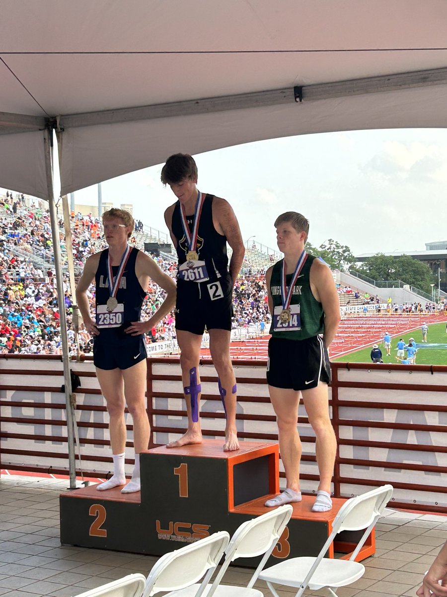 Congratulations to Trenton Burningham from @TheKParkBoysXC on taking home a state medal for 3rd place in the 800m. 
#HumbleISDProud