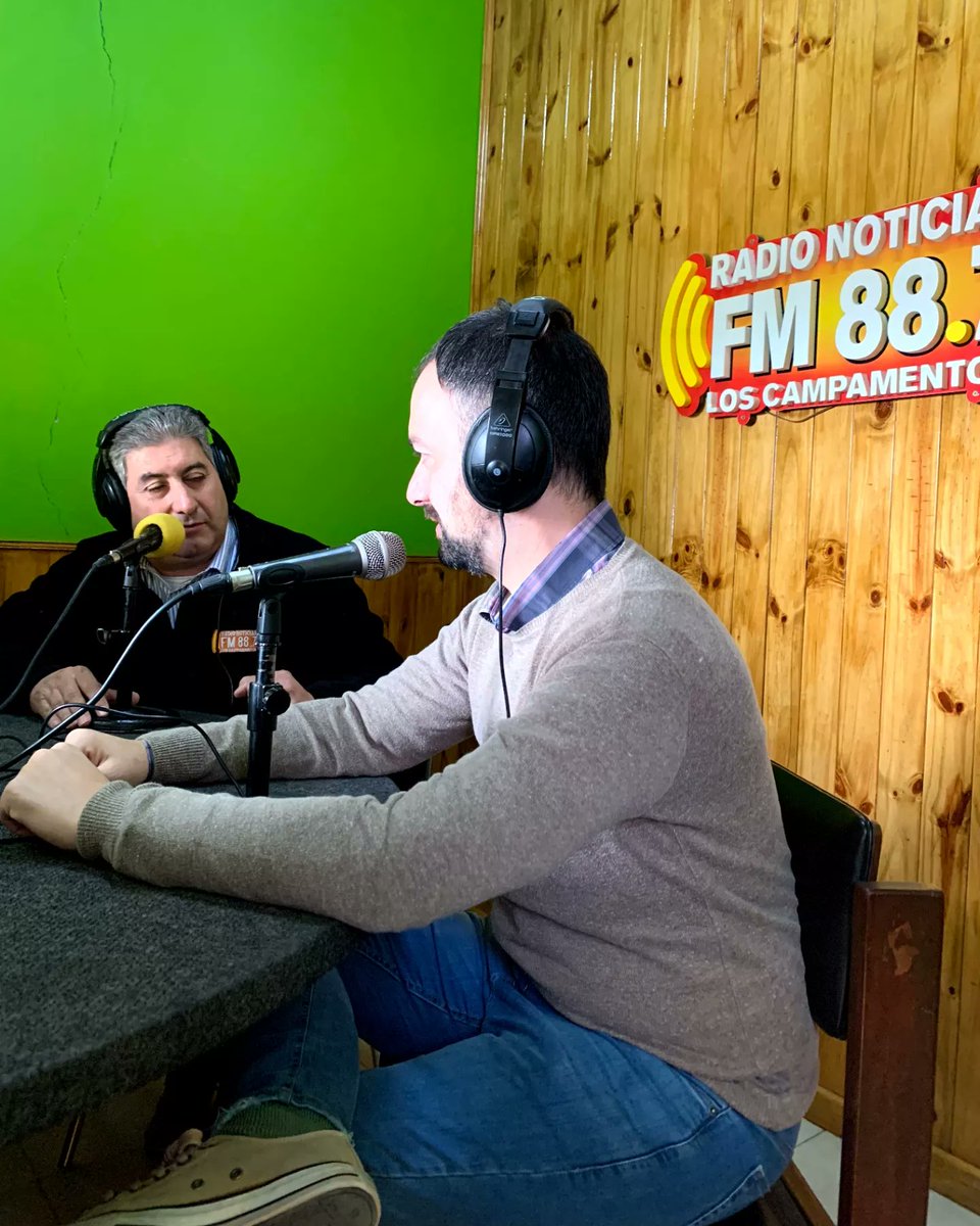 jmanuelvillalba's tweet photo. Hoy fui recibido por Miguel Añez en la Radio Noticias de Los Campamentos, con quien conversamos algunas ideas para la zona.

#Elegi #HagamosQueSuceda 🤞 https://t.co/L0WqukwPAE