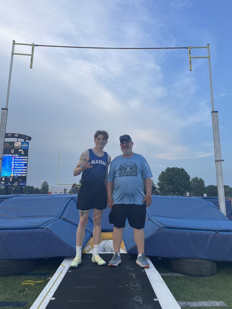 Pierson Carlisle of Gardner-Edgerton is the Sunflower League Champion in the boys pole vault with a new PR of 16-02.05, second best jump across Kansas.
#sportsinkansas