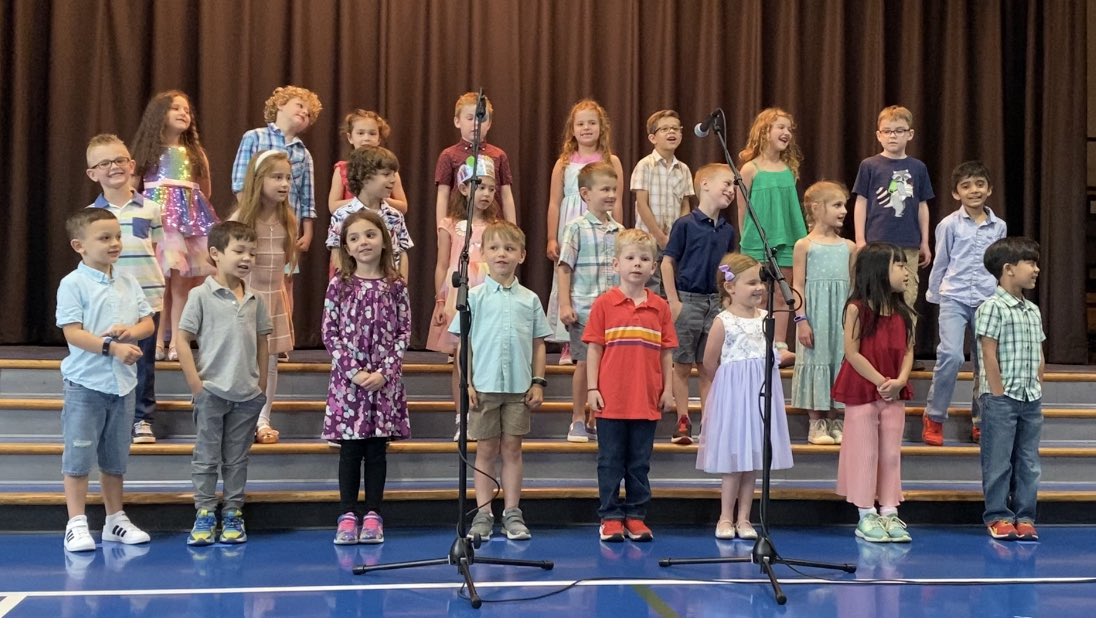 So proud of these kinders. What fantastic performances today! <a href="/LenDeptula/">Len Deptula</a> <a href="/DrydenSchool/">Dryden School</a> 🎶